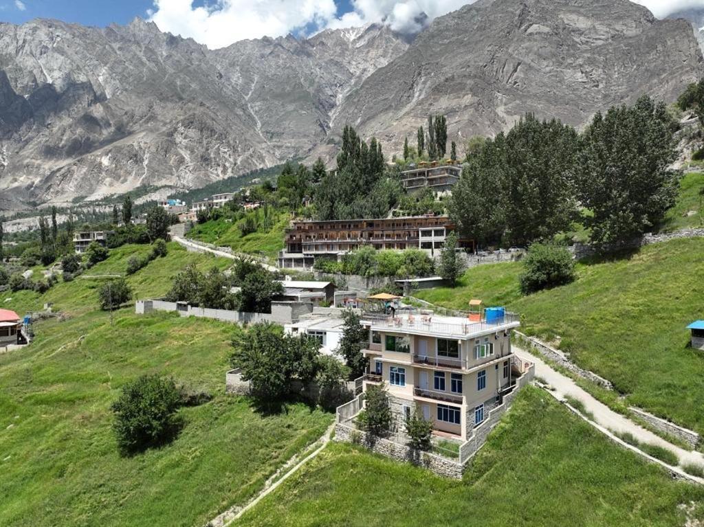 Hunza Lounge Hotell Karimabad  Eksteriør bilde
