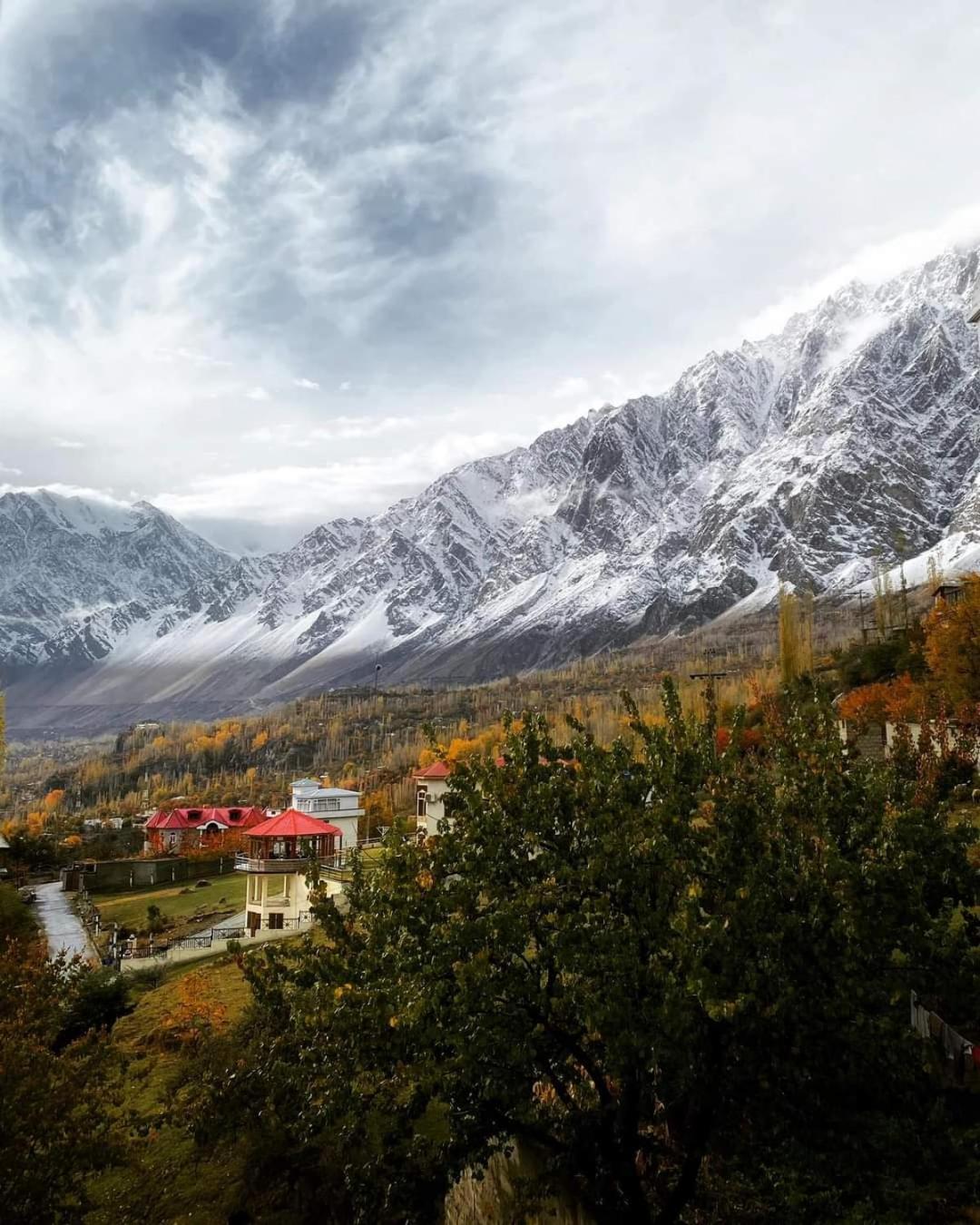 Hunza Lounge Hotell Karimabad  Eksteriør bilde