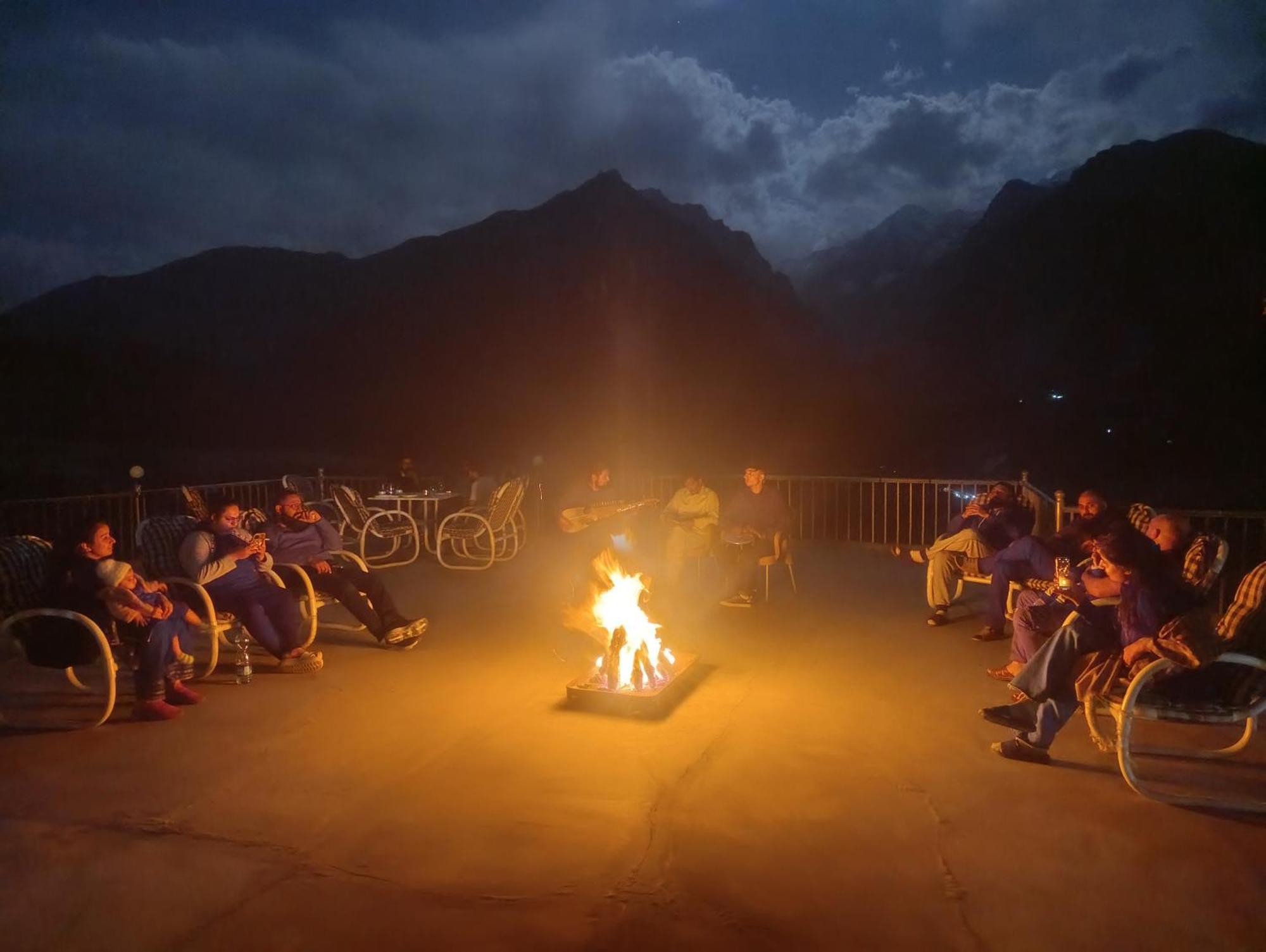 Hunza Lounge Hotell Karimabad  Eksteriør bilde